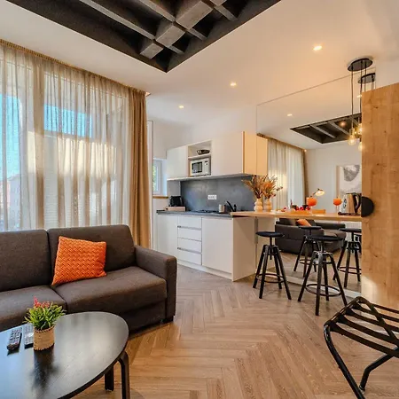 Dioniz Luxury 1 *